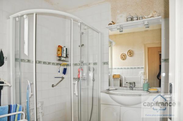 Maison à rénover – Gros potentiel - avec grand terrain (1207 m²) + garage – Saint-Marcel / Chalon