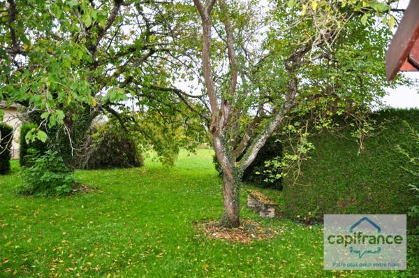 Maison à rénover – Gros potentiel - avec grand terrain (1207 m²) + garage – Saint-Marcel / Chalon