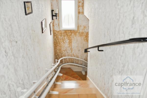 Maison à rénover – Gros potentiel - avec grand terrain (1207 m²) + garage – Saint-Marcel / Chalon