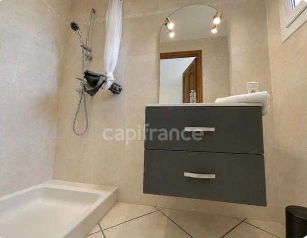 Maison à vendre 8 pièces CALLIAN (83)