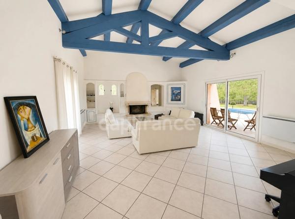 Maison à vendre 8 pièces CALLIAN (83)