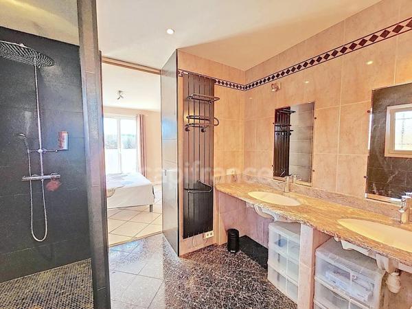 Maison à vendre 8 pièces CALLIAN (83)