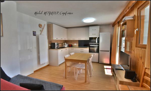 🌞 MOLINES-EN-QUEYRAS – Appartement T3 meublé au pied des pistes avec balcon plein soleil ! ⛷️🏔️