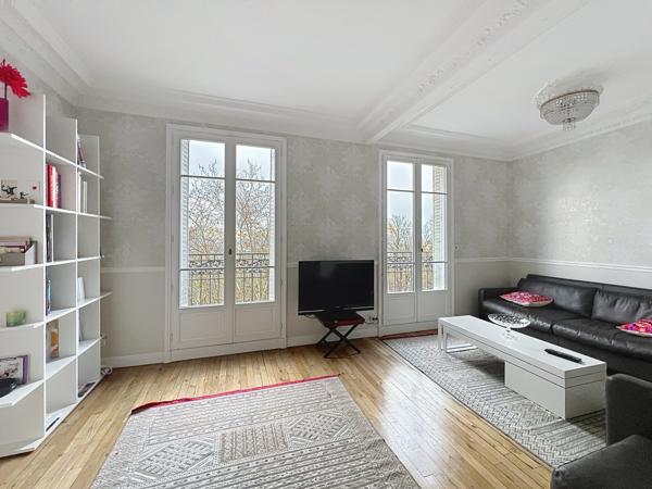 Paris (75019) Luxe, calme et beauté avec balcon