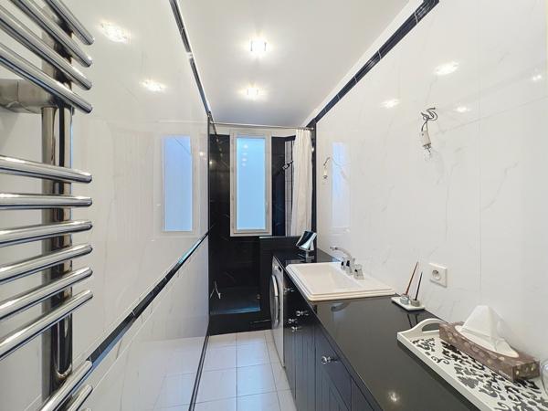 Paris (75019) Luxe, calme et beauté avec balcon