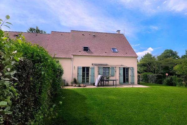 Maison
                                                                                                                                                                                                                                                                                                                        6 pièce(s)                                                                                                                                                                                                          5 chambre(s)                                                                                                                                                                                                          137  m²