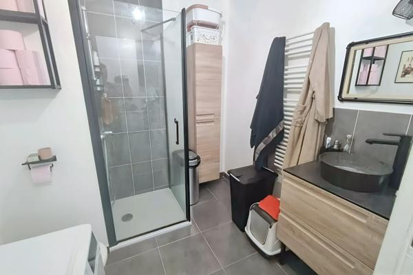 Appartement
                                                                                                                                                                                                                                                                                                                        2 pièce(s)                                                                                                                                                                                                          1 chambre(s)                                                                                                                                                                                                          43  m²