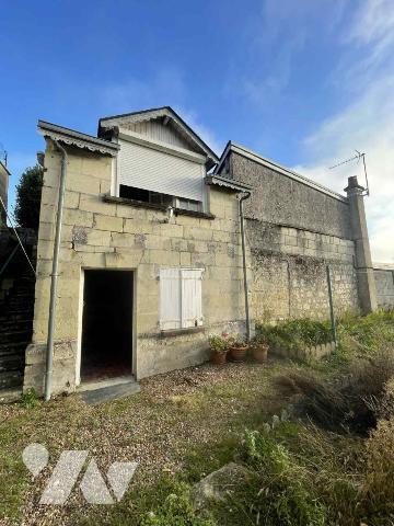 Maison ancienne avec dépendance maison annexe, cave et grenier à Turquant