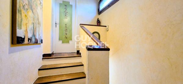 Maison Bouc Bel Air 7 pièces 178 m2 env sur une parcelle de 2068 m2.