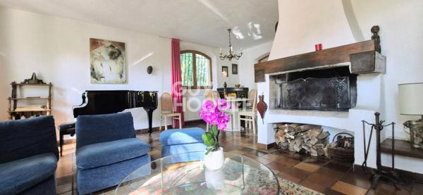 Maison Bouc Bel Air 7 pièces 178 m2 env sur une parcelle de 2068 m2.