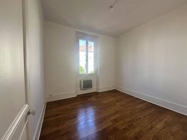 Appartement 2 pièces                                        - 38000 Grenoble Réf : 5091