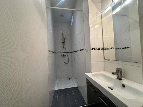 Appartement 2 pièces                                        - 38000 Grenoble Réf : 5091