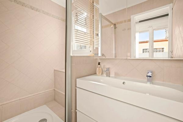Appartement de 80m2, 2 chambres, 2 places de parking à FONTAINES SUR SAONE (69)