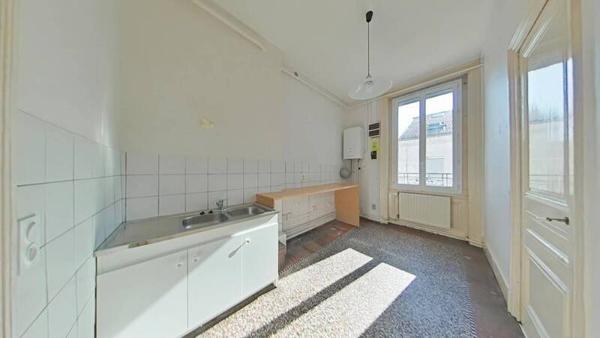 Appartement 6 pièces                                        - 42000 Saint-Étienne Réf : 12430
