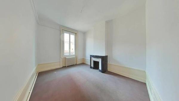 Appartement 6 pièces                                        - 42000 Saint-Étienne Réf : 12430