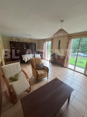 RARE SUR LE MARCHE!!! 2 MAISONS INDEPENDANTES POUR LE PRIX D'UNE!!!