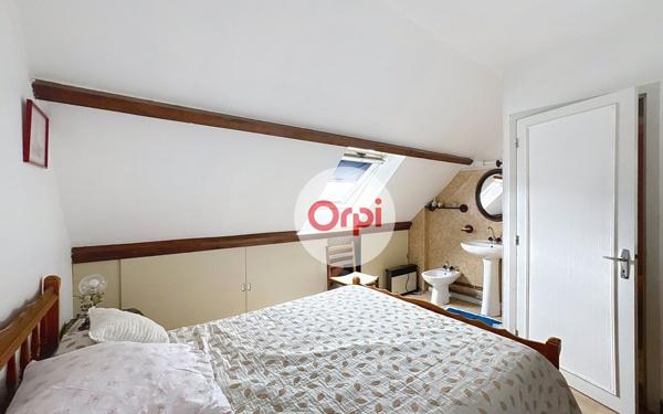 Maison à vendre    5 pièces •  Ambon