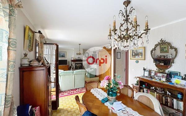 Maison à vendre    5 pièces •  Ambon