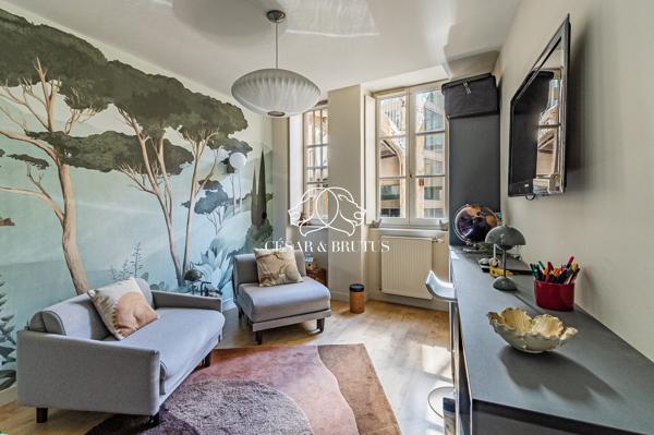 Superbe appartement de charme – Quai Pierre-Scize, à deux pas de la passerelle Saint-Vincent