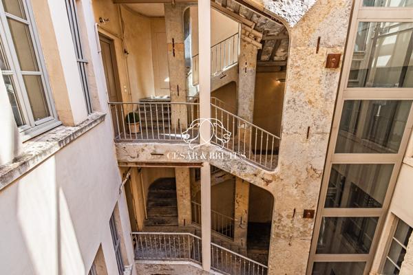 Superbe appartement de charme – Quai Pierre-Scize, à deux pas de la passerelle Saint-Vincent