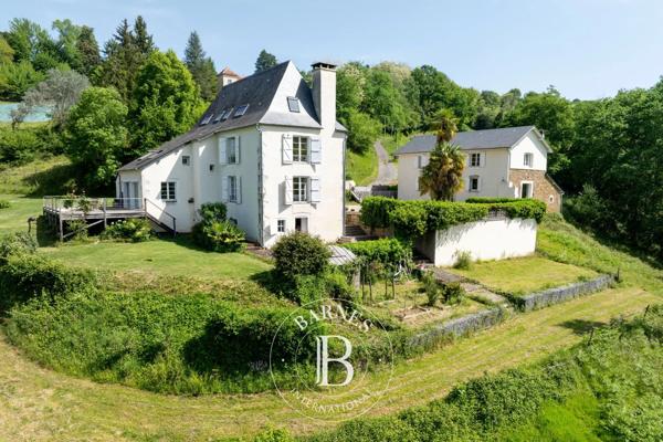 Pau, Propriété 8 Chambres -  446 m² à vendre