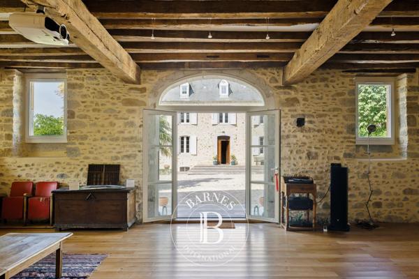 Pau, Propriété 8 Chambres -  446 m² à vendre