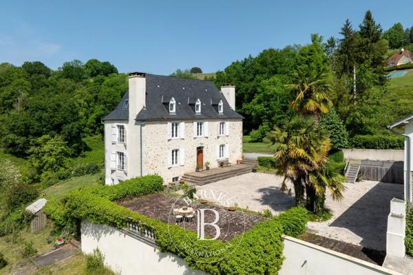 Pau, Propriété 8 Chambres -  446 m² à vendre