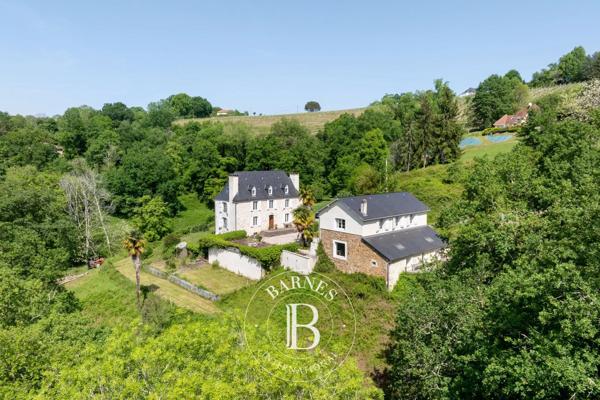 Pau, Propriété 8 Chambres -  446 m² à vendre