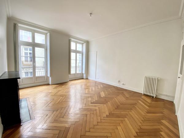 T2 - 3 RUE GUEPIN (2ème étage gauche)