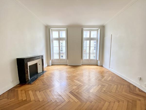 T2 - 3 RUE GUEPIN (2ème étage gauche)