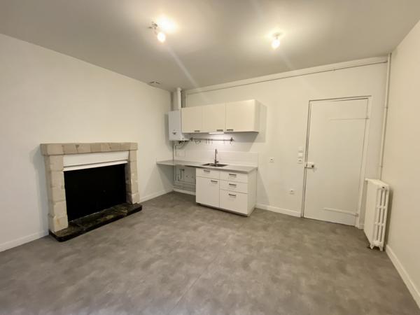 T2 - 3 RUE GUEPIN (2ème étage gauche)