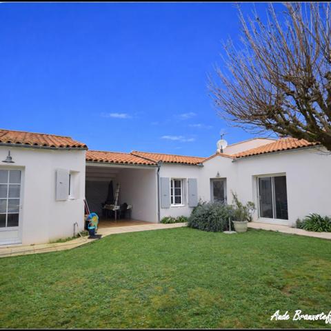 Maison à louer 5 pièces SAINT MARTIN DE RE (17) dans un lotissement très calme
