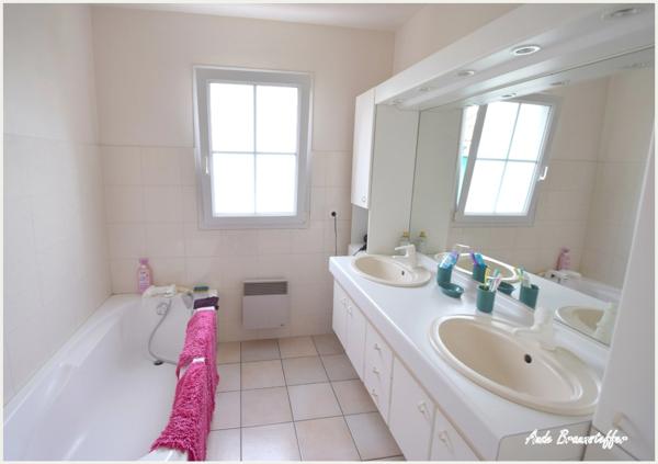 Maison à louer 5 pièces SAINT MARTIN DE RE (17) dans un lotissement très calme