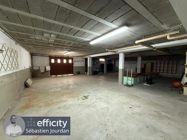 Maison 7 pièces - 242 m²