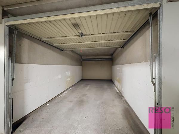 Garage fermé en sous-sol – À deux pas de la douane de Mont-Idée – Idéal frontalier !