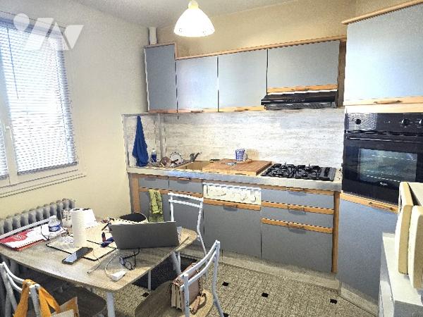 Appartement 3 pièces de 61 m2 avec cave et garage.