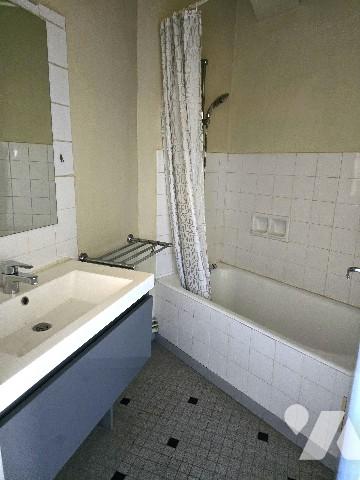 Appartement 3 pièces de 61 m2 avec cave et garage.