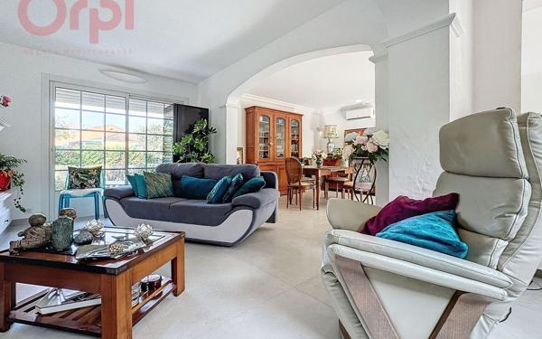 Maison à vendre    5 pièces • 140,14 m2 Saint-Raphaël