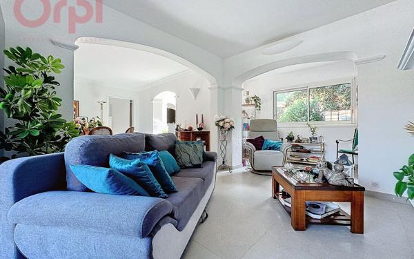 Maison à vendre    5 pièces • 140,14 m2 Saint-Raphaël