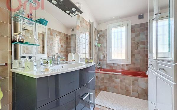 Maison à vendre    5 pièces • 140,14 m2 Saint-Raphaël