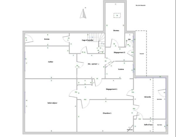 Immeuble en pierre de 174 m2 à rénover avec dépendance,  jardin et garage de 140 m2