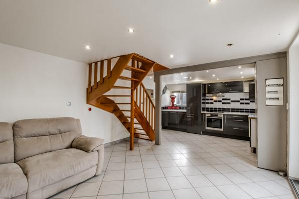 Maison individuelle sur 3 niveaux - 4 chambres - Vétraz-Monthoux