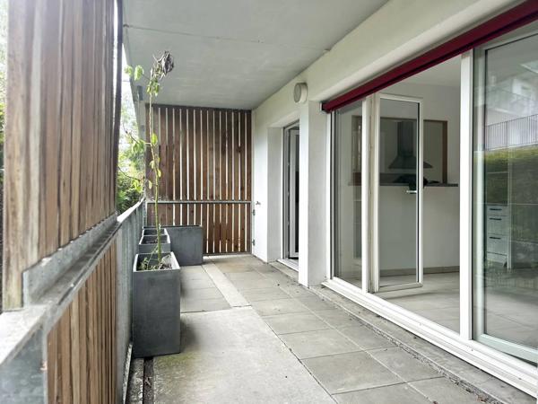 Acheter un Appartement 85m2 de type 4/T4 Merignac quartier Arlac proche CHU Pellegrin 3 chambres Rez de Jardin Balcon et terrasse sur tout l'appartement 2 parking 1 cellier