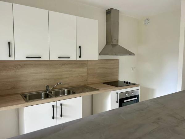 Acheter un Appartement 85m2 de type 4/T4 Merignac quartier Arlac proche CHU Pellegrin 3 chambres Rez de Jardin Balcon et terrasse sur tout l'appartement 2 parking 1 cellier