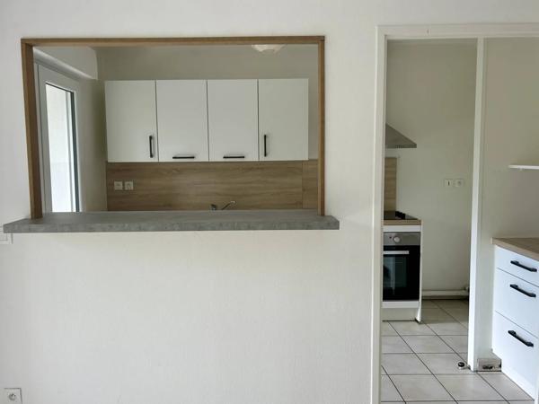 Acheter un Appartement 85m2 de type 4/T4 Merignac quartier Arlac proche CHU Pellegrin 3 chambres Rez de Jardin Balcon et terrasse sur tout l'appartement 2 parking 1 cellier