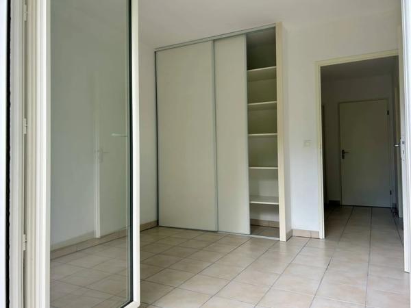 Acheter un Appartement 85m2 de type 4/T4 Merignac quartier Arlac proche CHU Pellegrin 3 chambres Rez de Jardin Balcon et terrasse sur tout l'appartement 2 parking 1 cellier