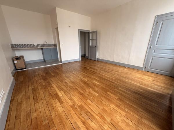 Appartement à louer 410 € CC La Châtre 2 p 37 m² DPE C