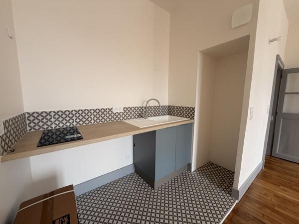 Appartement à louer 410 € CC La Châtre 2 p 37 m² DPE C