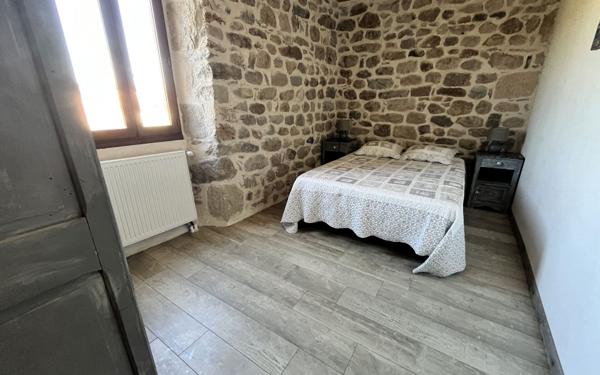 Maison à vendre    6 pièces •  Largentière