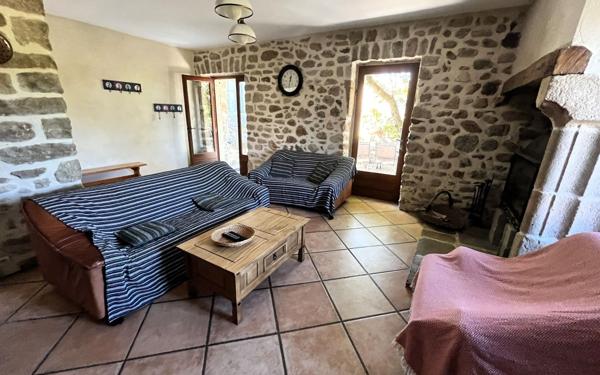 Maison à vendre    6 pièces •  Largentière